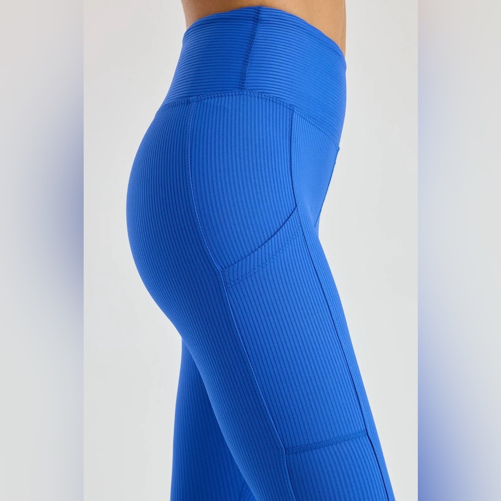 Year of ours ribbed pocket legging size medium